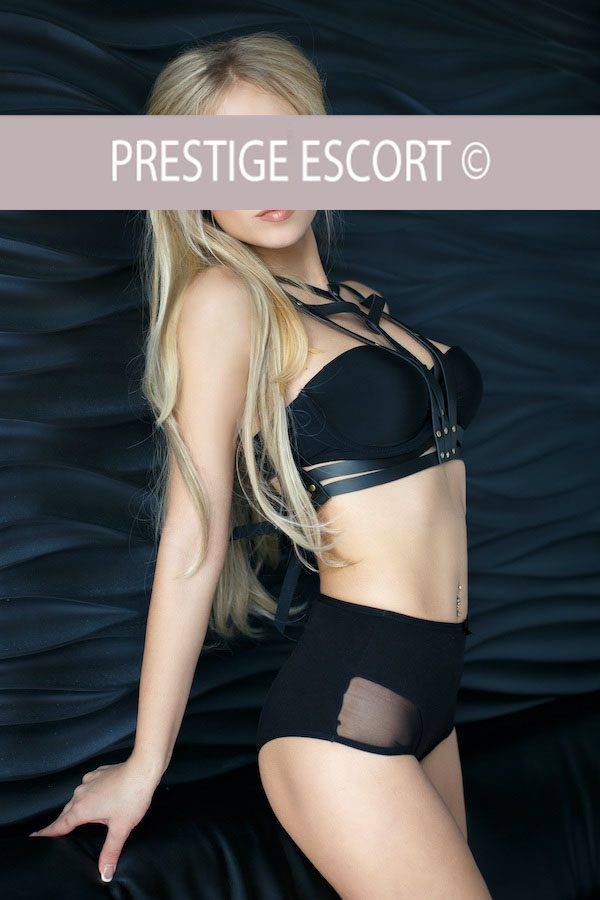 wunderschönes escort model namens Alina in frankfurt
